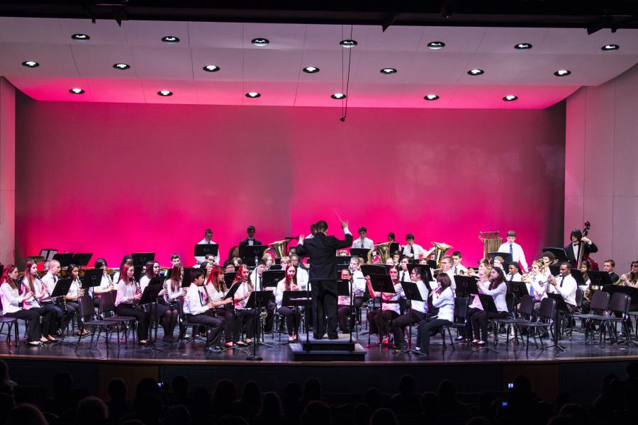 Bands host concert with new director
