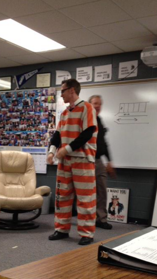 Sociology class examines prison systems around the world