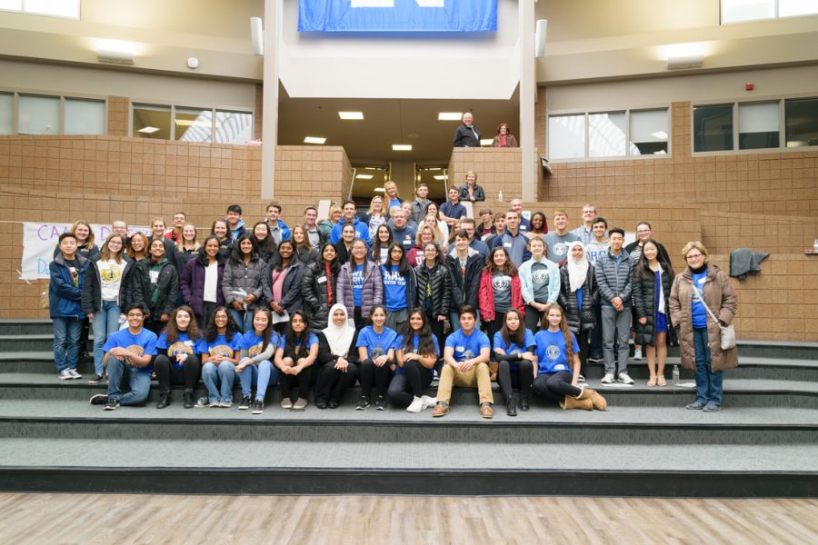 The attendees of Interact Day gather for a picture together. 